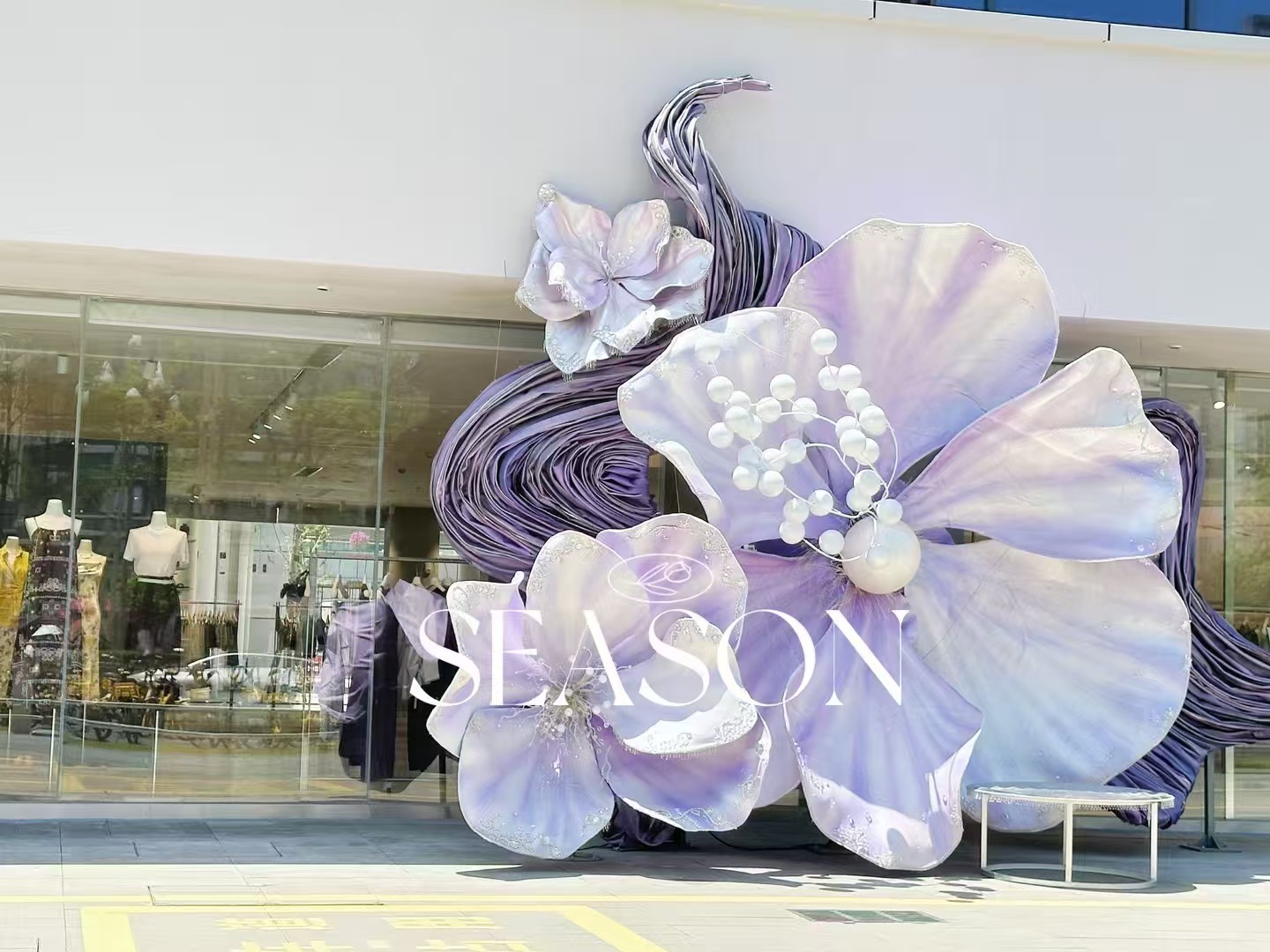 Commercial facade display